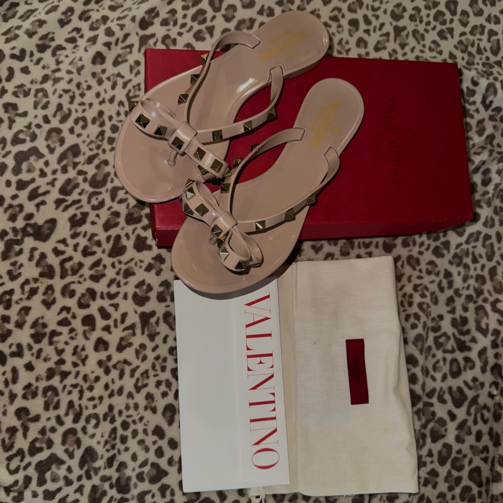 Real Valentino Sandals Includes Reciept